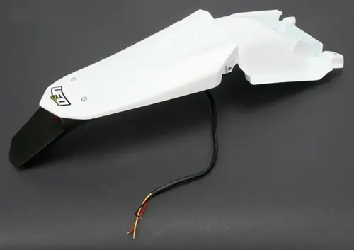 UFO zadní blatník HUSQVARNA 4T 08-09 se světlem barva bílá (UFO zadní blatník HUSQVARNA 4T 08-09 se světlem barva bílá)