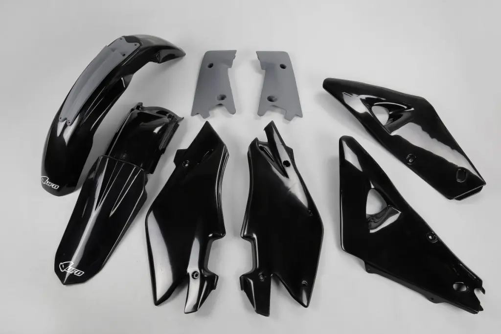 UFO kompletní sada plastů HUSQVARNA CR 2T 05 barva černá (HU601E001) (UFO kompletní sada plastů HUSQVARNA CR 2T 05 barva černá (HU601E001))