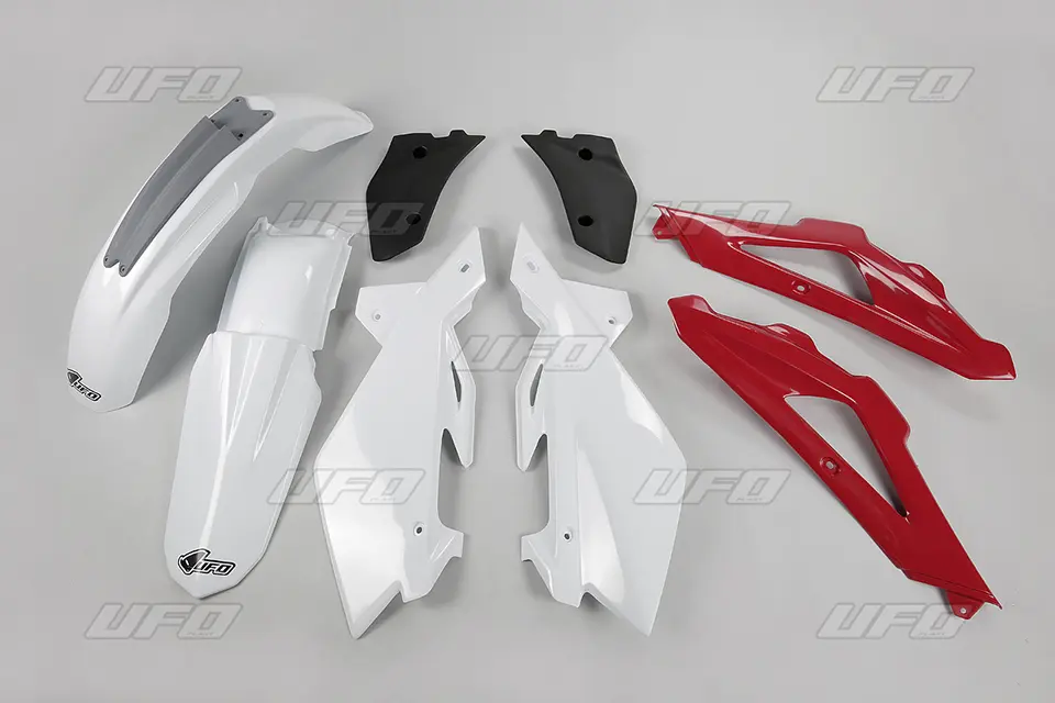 UFO kompletní sada plastů HUSQVARNA CR 2T 06-08 barva OEM 07-08 (bílá/červená/černá) (HU605E999) (UFO kompletní sada plastů HUSQVARNA CR 2T 06-08)