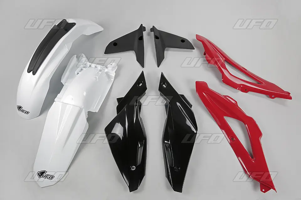 UFO kompletní sada plastů HUSQVARNA TC 4T 08-10 barva OEM (bílá/červená/černá) (HU607E999) (UFO kompletní sada plastů HUSQVARNA TC 4T 08-10 barva OEM)