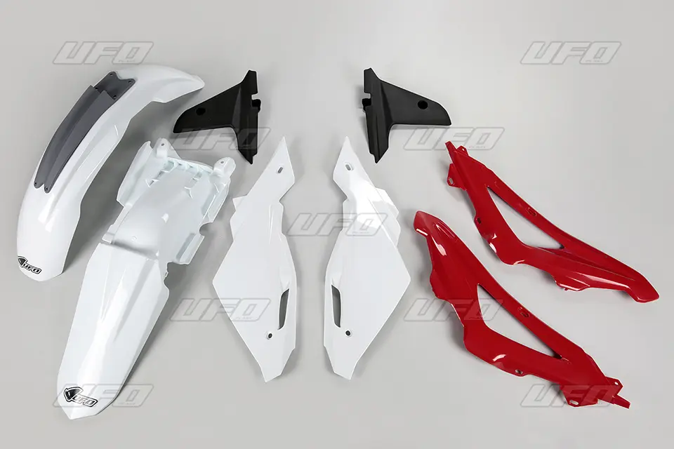 UFO kompletní sada plastů HUSQVARNA CR 125 09-13 barva OEM (bílá/červená/černá) (HU611E999) (UFO kompletní sada plastů HUSQVARNA CR 125 09-13 barva)