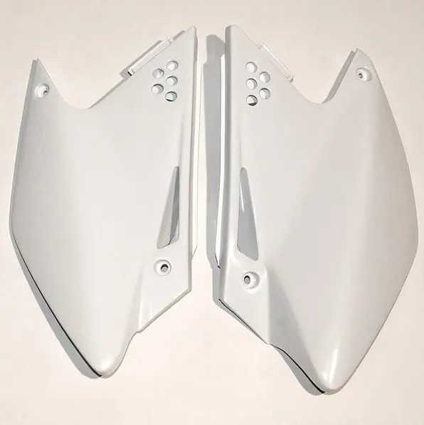 UFO boční tabulky zadní KAWASAKI KXF 250 06-08 barva bílá KX (UFO boční tabulky zadní KAWASAKI KXF 250 06-08 barva bílá KX)