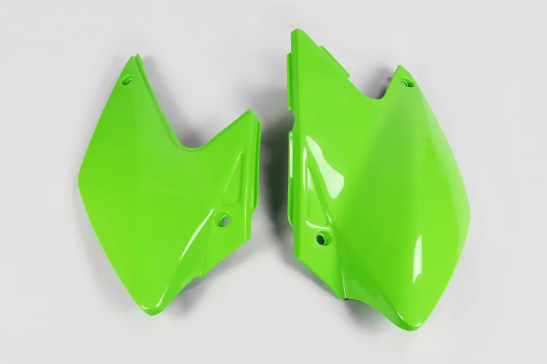 UFO boční tabulky na startovací číslo KAWASAKI KLX 450R 07-25 barva zelená (UFO boční tabulky na startovací číslo KAWASAKI KLX 450R 07-25 barva)