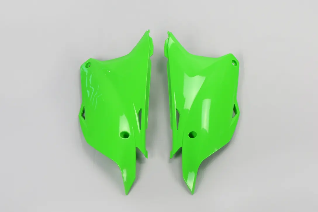 UFO boční tabulky na startovací číslo KAWASAKI KX 85 14-26, KX 100 14-21, KX 112 22-26, barva zelená (UFO boční tabulky na startovací číslo KAWASAKI)