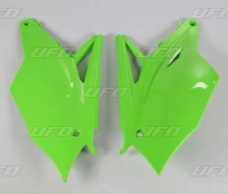 UFO boční tabulky zadní KAWASAKI KXF 450 16-18, KXF 250 17-20 barva zelená ( )
