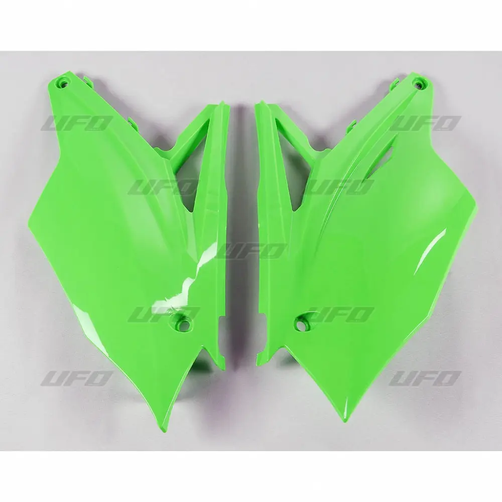 UFO boční tabulky zadní KAWASAKI KXF 250 17-20, KXF 450 16-18, barva zelená fluorescenční (UFO boční tabulky zadní KAWASAKI KXF 250 17-20, KXF 450)