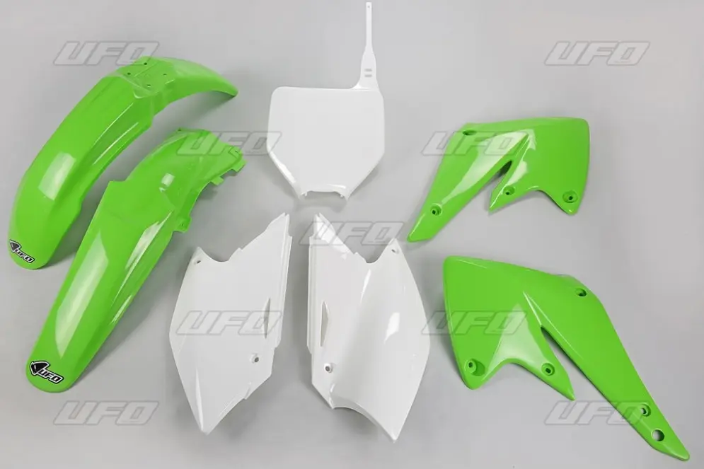 UFO kompletní sada plastů KAWASAKI KXF 250 04-05 barva OEM (zelená/bílá) (KA203E999) (UFO kompletní sada plastů KAWASAKI KXF 250 04-05 barva OEM)