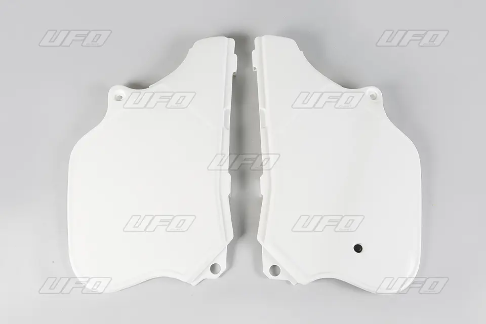 UFO boční tabulky zadní KTM 250/500 90-92 barva bílá (UFO boční tabulky zadní KTM 250/500 90-92 barva bílá)