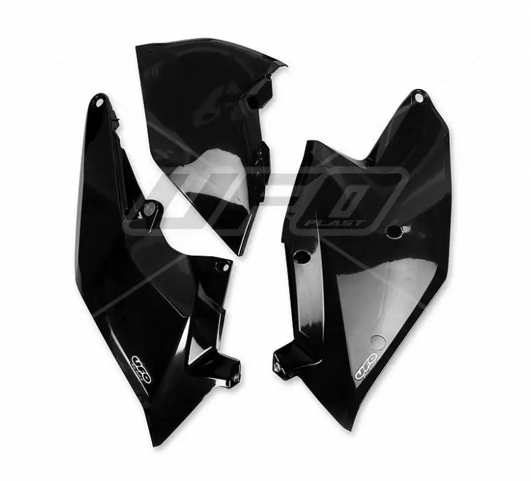 UFO boční tabulky na startovací číslo KTM SX/SXF 16-18, EXC/EXCF TPI 17-19 s krytem vzduchového filtru barva černá (UFO boční tabulky na startovací)