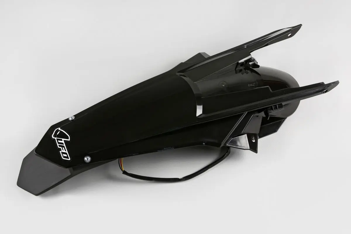 UFO zadní blatník KTM EXC 125/150/250/300 TPI, EXC-F 250/350/450/500 17-19, barva černá ( ENDURO se světlem LED ) (UFO zadní blatník KTM EXC)
