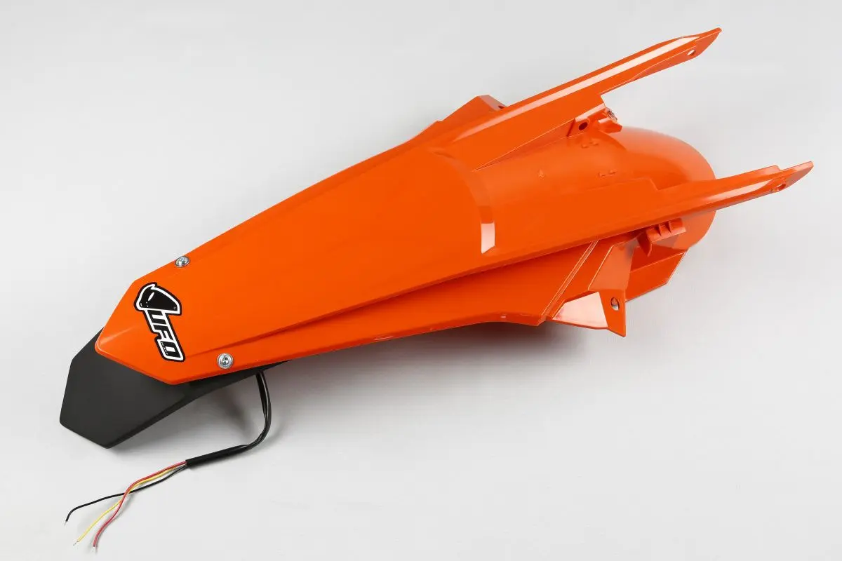 UFO zadní blatník KTM EXC 125/150/250/300 TPI, EXC-F 250/350/450/500 17-19, barva oranžová ( ENDURO se světlem LED ) (UFO zadní blatník KTM EXC)