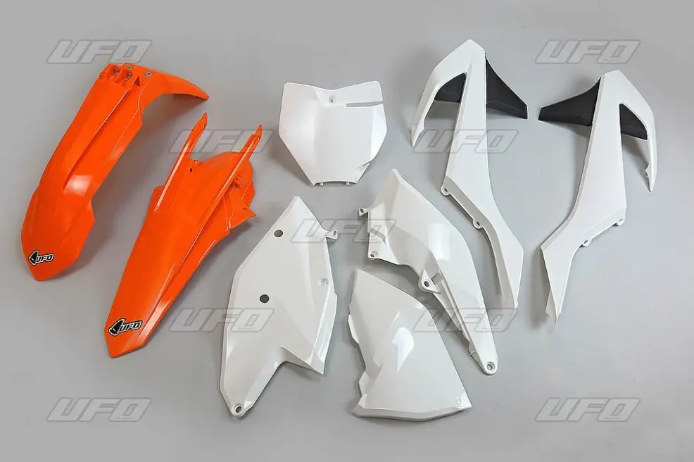 UFO kompletní sada plastů KTM SX/SXF 16-18 (kromě SX 250 16), barva OEM 17 (oranžová/bílá) (KT517E999K) (UFO kompletní sada plastů KTM SX/SXF 16-18)