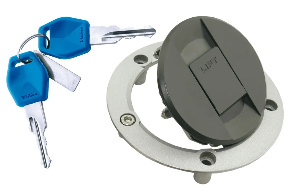 V PARTS (VICMA) víčko palivové nádrže SUZUKI GSR 600/GSF650/GSX650F/SV650/SFV650/GSXR600,750,1000,1300/GSF1250 (M10861) (V PARTS (VICMA) víčko)