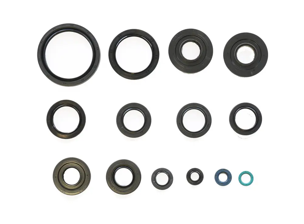 ATHENA sada těsnění motoru KAWASAKI KVF750I BRUTE FORCE 06-12, KVF650I 08-14 (vstřikování) (ATHENA sada těsnění motoru KAWASAKI KVF750I BRUTE FORCE)