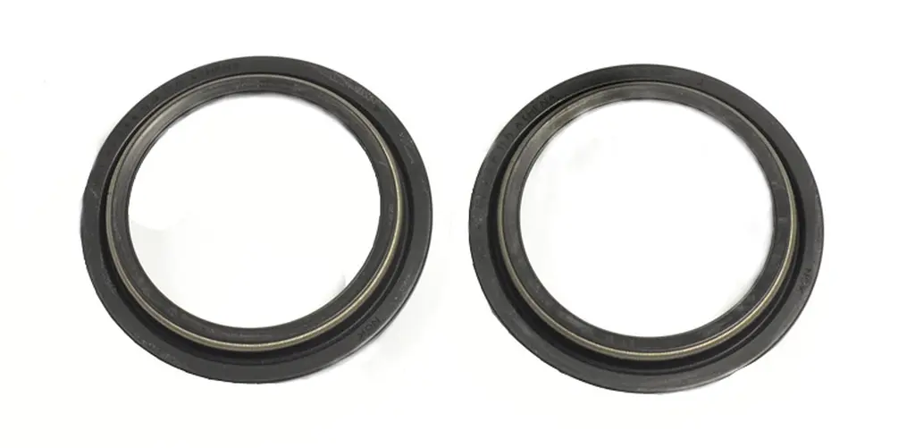 ATHENA stírací kroužky vidlice (2 kusy) NOK 43X53,4X5,8/11,8 KTM SX 85 03-17, SX 105 04-11 (ARI159) (ATHENA stírací kroužky vidlice (2 kusy) NOK)