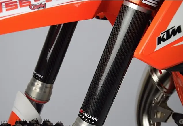 SCAR RACING samolepící karbonové kryty noh přední vidlice rozměry 220x45mm (malé motocykly) (SCAR RACING samolepící karbonové kryty noh přední)