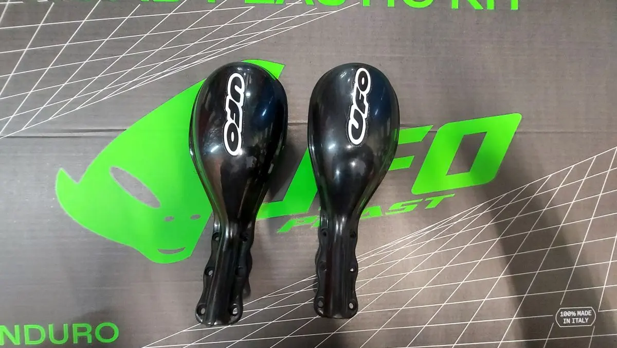 UFO kryty páček ( )