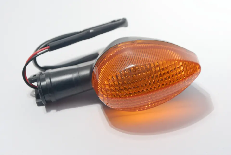 JR blinkr YAMAHA R1 03-06, R6 03-05 velký verze USA pravý přední ( )