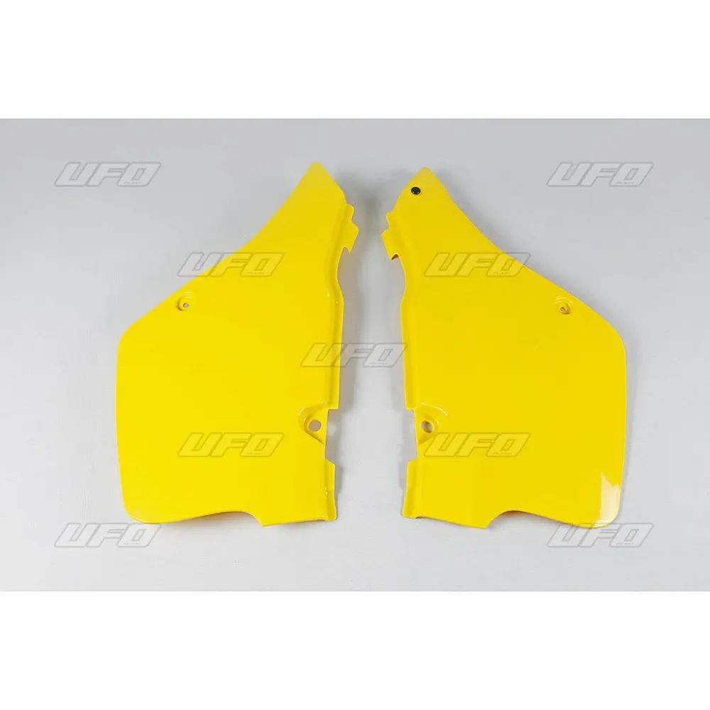 UFO boční tabulky na startovací číslo SUZUKI RM 125 89-92 barva žlutá (UFO boční tabulky na startovací číslo SUZUKI RM 125 89-92 barva žlutá)