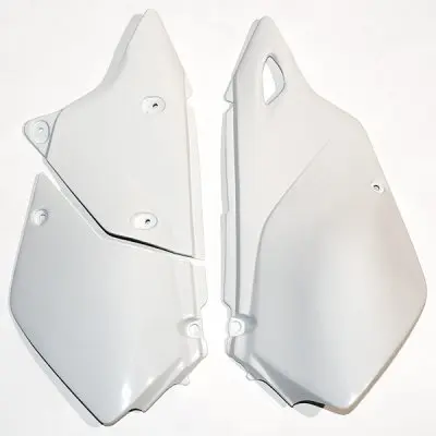 UFO boční tabulky na startovací číslo SUZUKI DRZ 400E 00-24 barva bílá ( )