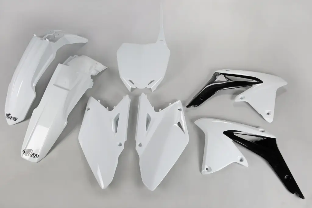 UFO kompletní sada plastů SUZUKI RMZ 450 08-17 barva bílá (SU409E041) - nahrazuje SUKIT410041 (UFO kompletní sada plastů SUZUKI RMZ 450 08-17 barva)