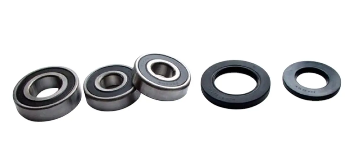 TOURMAX ložiska zadního kola s těsněními KAWASAKI KZ 81-83, ZX 1000 86-90, KZ 1100 81, ZR 1100 92-00, ZX 1100 83-97 vyrobeno v Japonsku ( )