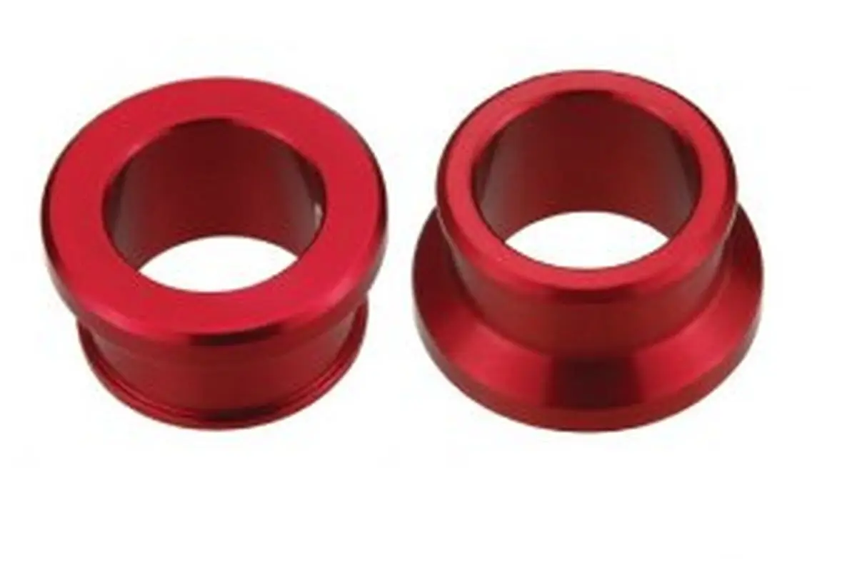 ACCEL rozpěrky zadního kola SUZUKI RMZ 250 07-25, RMZ 450 05-25 barva červená (ACCEL rozpěrky zadního kola SUZUKI RMZ 250 07-25, RMZ 450 05-25 barva)