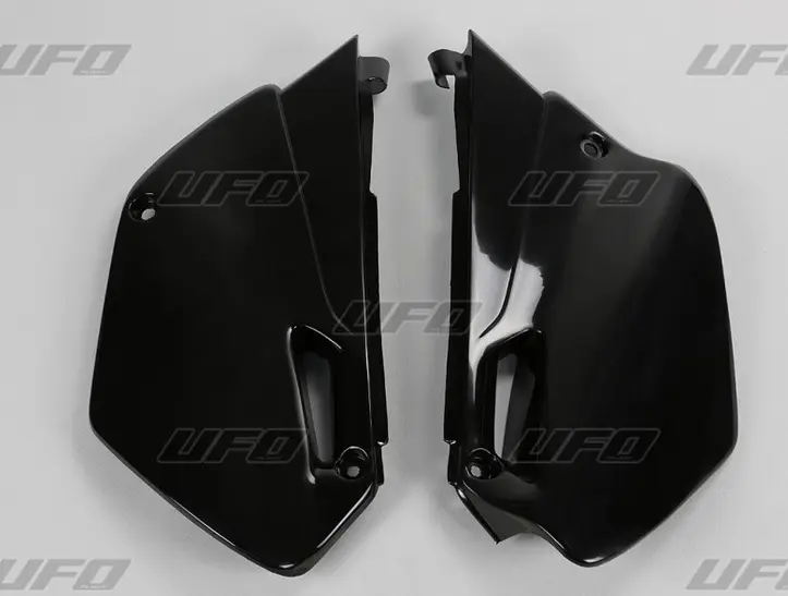 UFO boční tabulky na startovací číslo YAMAHA YZ 80 02, YZ 85 03-14, barva černá (UFO boční tabulky na startovací číslo YAMAHA YZ 80 02, YZ 85 03-14,)
