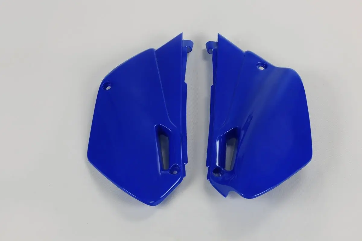 UFO boční tabulky na startovací číslo YAMAHA YZ 80 02, YZ 85 02-14, barva modrá (UFO boční tabulky na startovací číslo YAMAHA YZ 80 02, YZ 85 02-14,)