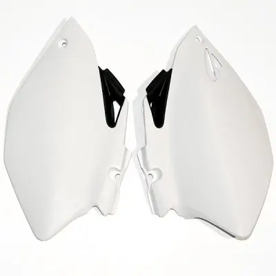 UFO boční tabulky na startovací číslo YAMAHA YZF 250/450 06-09 barva bílá (UFO boční tabulky na startovací číslo YAMAHA YZF 250/450 06-09 barva bílá)