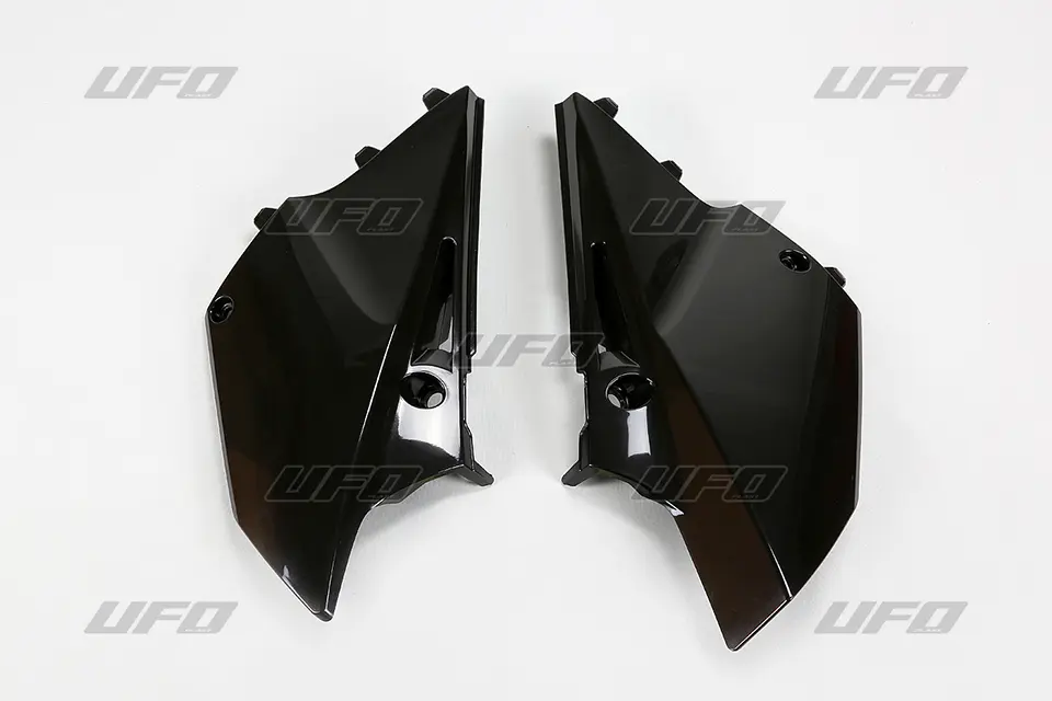 UFO boční tabulky na startovací číslo YAMAHA YZ 125/250 15-21 barva černá (UFO boční tabulky na startovací číslo YAMAHA YZ 125/250 15-21 barva černá)