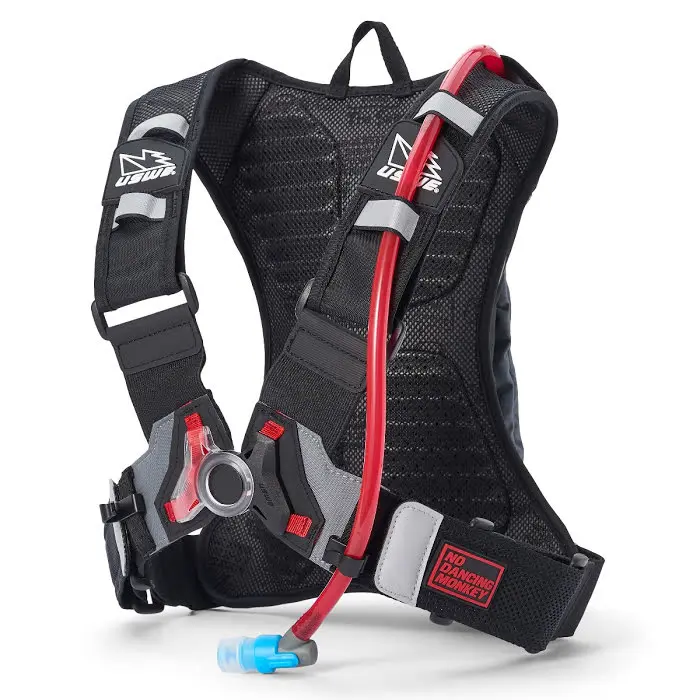 USWE CAMEL BAG MOTO HYDRO 3 barva černá/šedá MOTO/kolo objem 2 litry tekutina (3L batoh + 2L tekutina)- nahrazuje USWE2033401 ( )