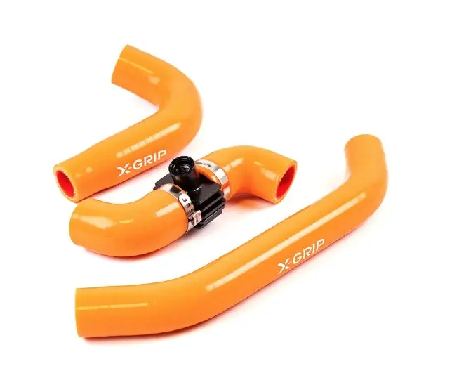 X-GRIP silikonové hadice chladiče KTM 250-300,EXC TBI,XC-W TBI 24-, SX,XC 23-, HUSQVARNA 250-300,TE 24-, TC,TX,23-, GASGAS 250-300,EC,MC,EX 24- barva