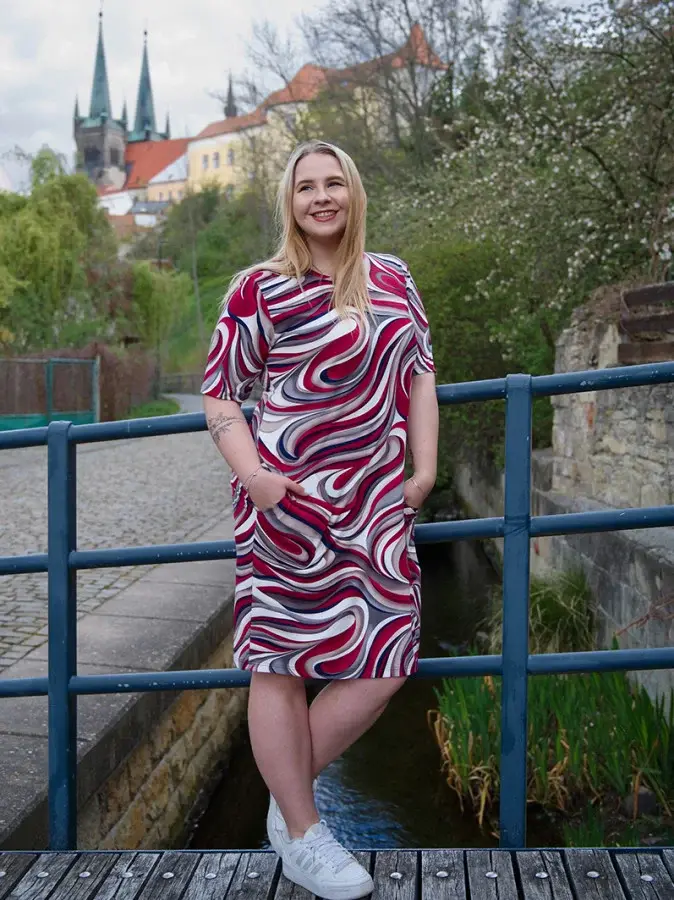 Evona Dámské elastické šaty DEIZI 595,