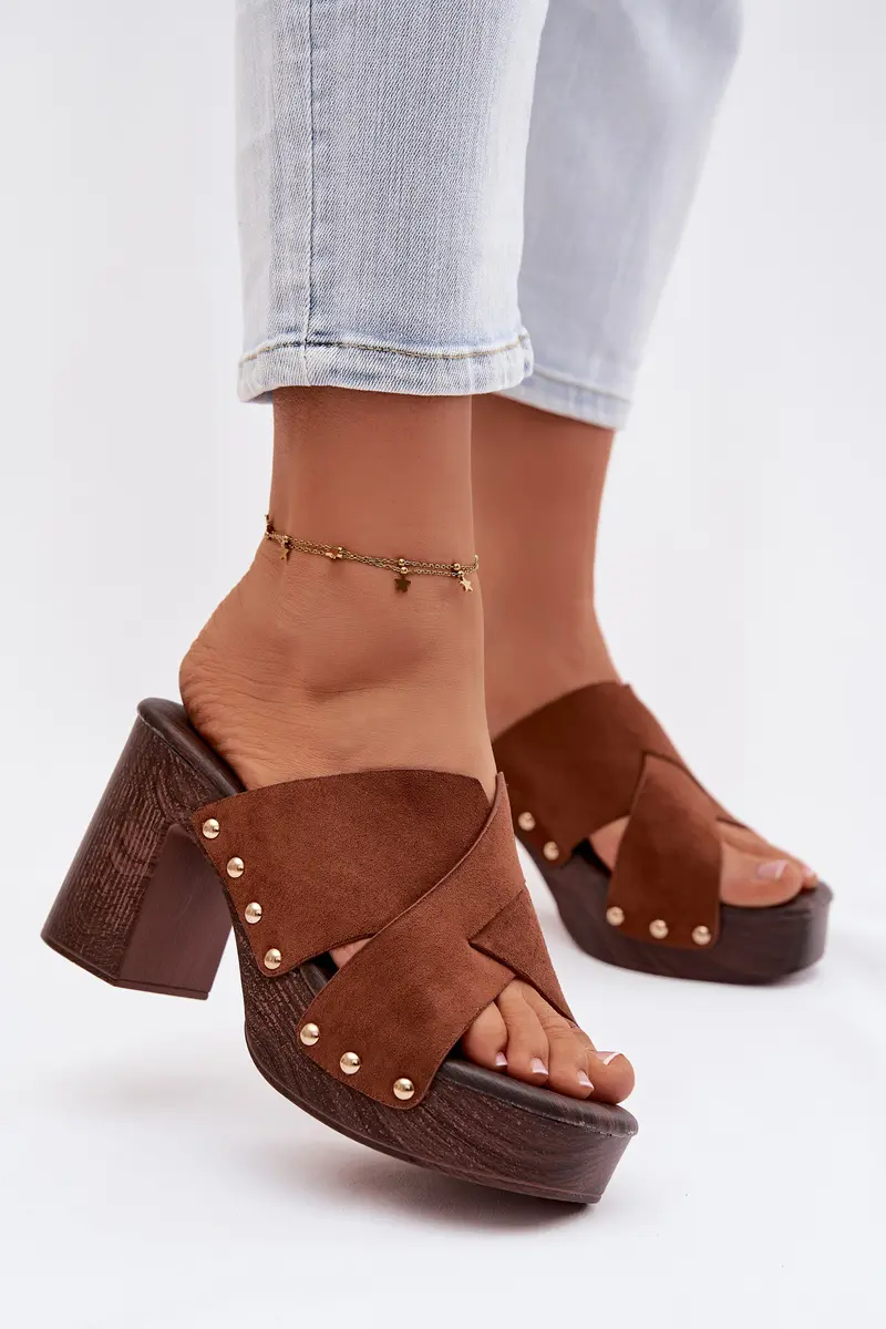 Dámské sandály na podpatku se zlatými přezkami Camel Nerelle
