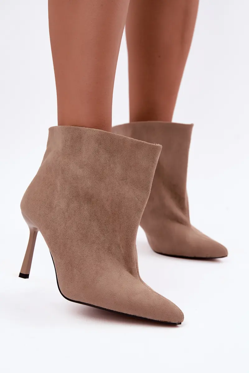 Béžové kotníkové boty slip-on s podpatkem Kamea