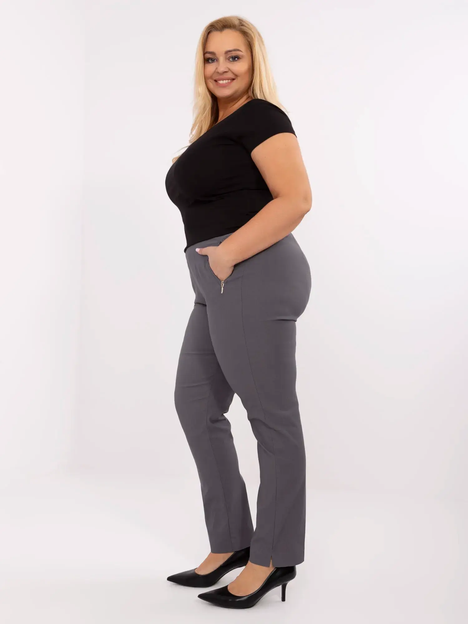 Dámské kalhoty Plus Size AT-SP-049.12 New Fashion Barva: Šedá - tmavě, Velikost