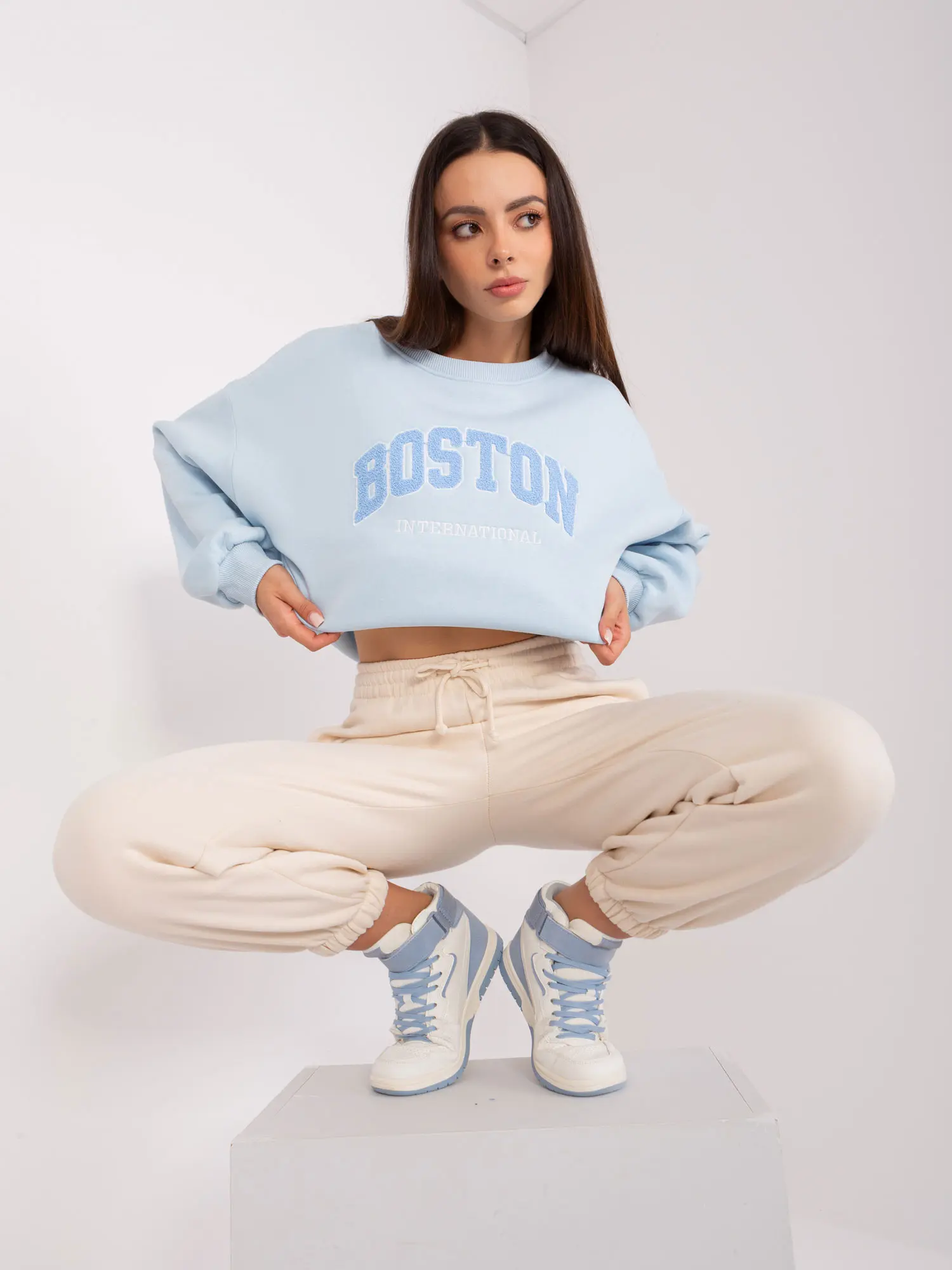 Sweatshirt-EM-BL-617-8.10-light blue