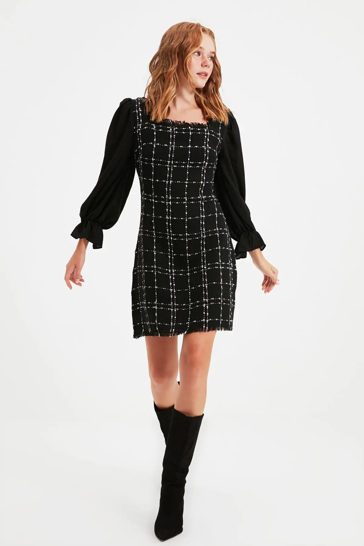 Dámské šaty Trendyol TWOAW21EL0532/BLACK