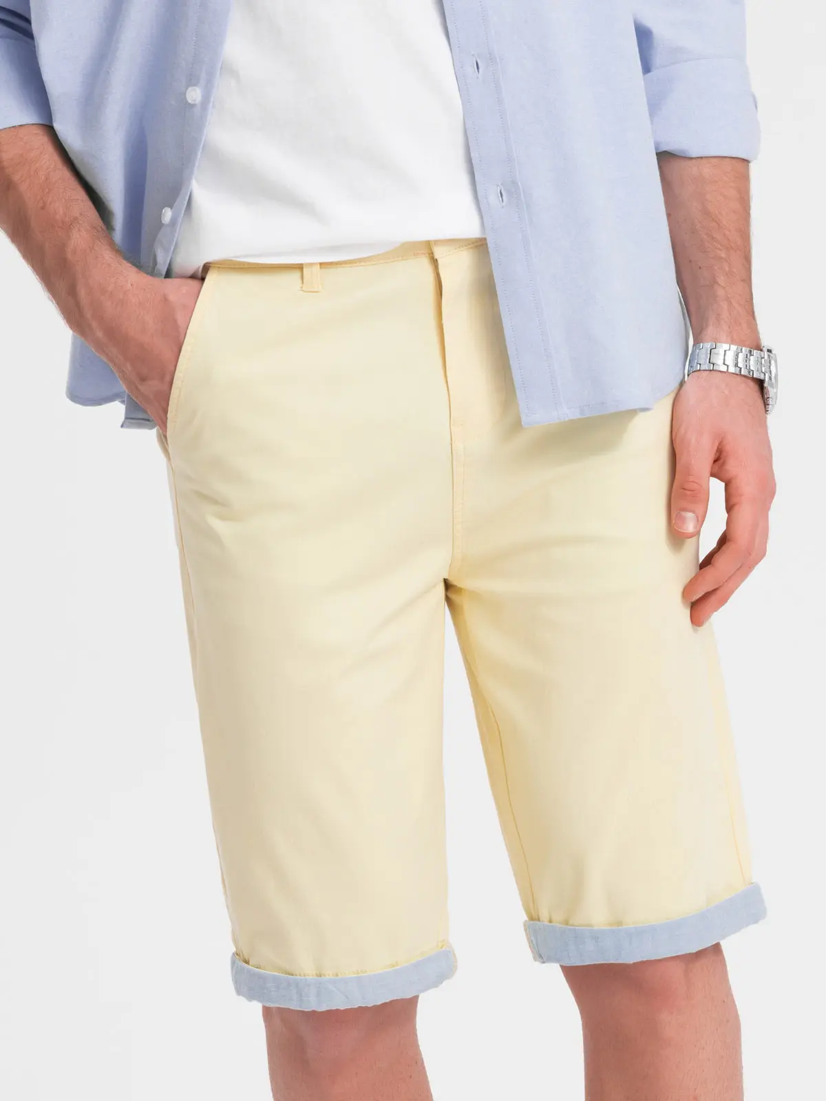 Ombre Men's chinos shorts with contrasting turn-up