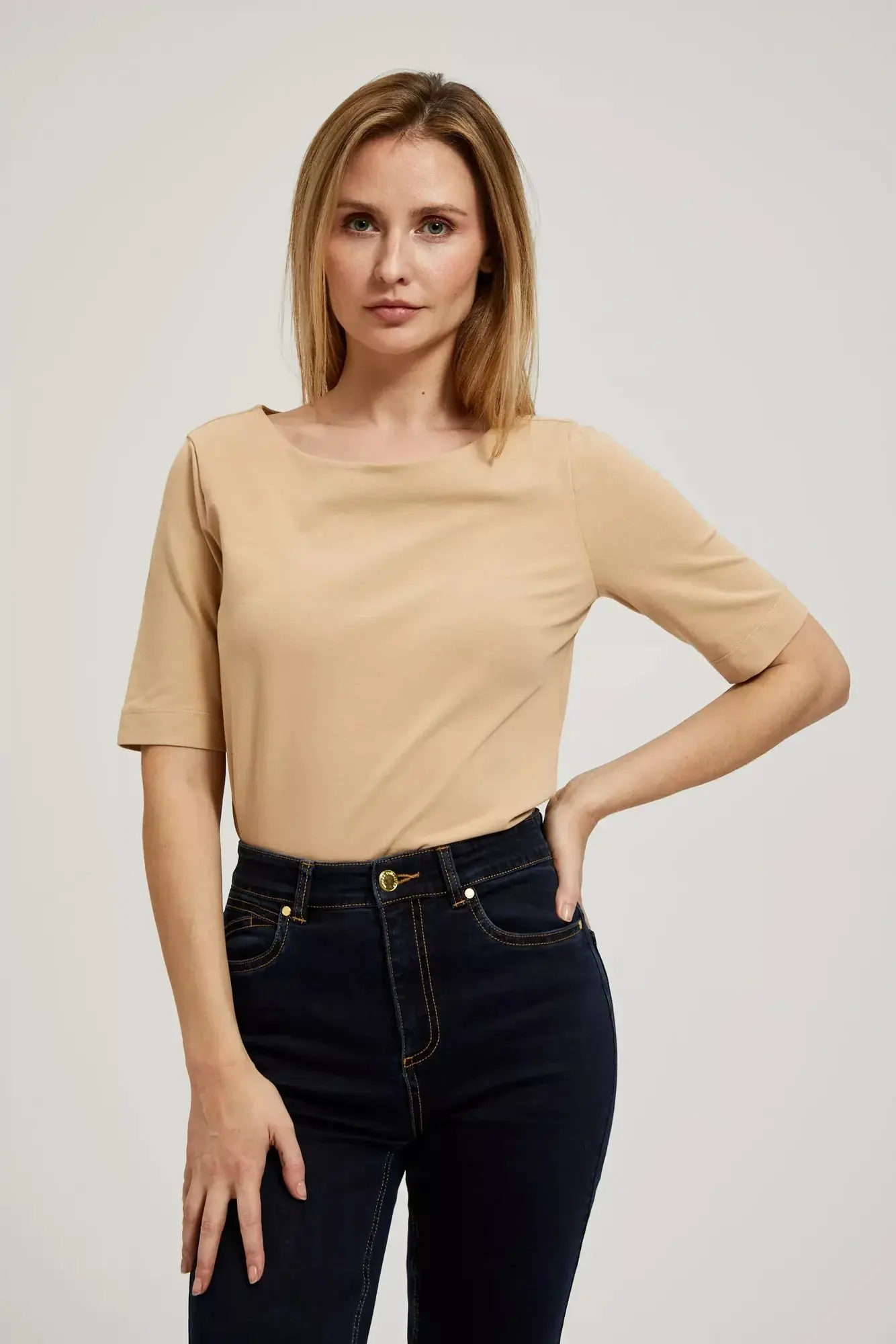 Béžová halenka