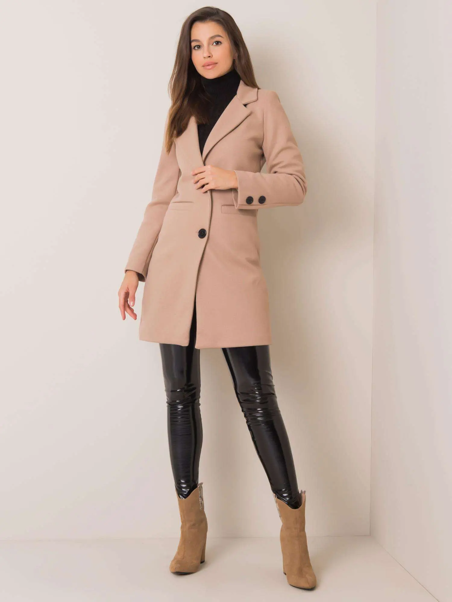 Beige coat Yups cwd0449. R40