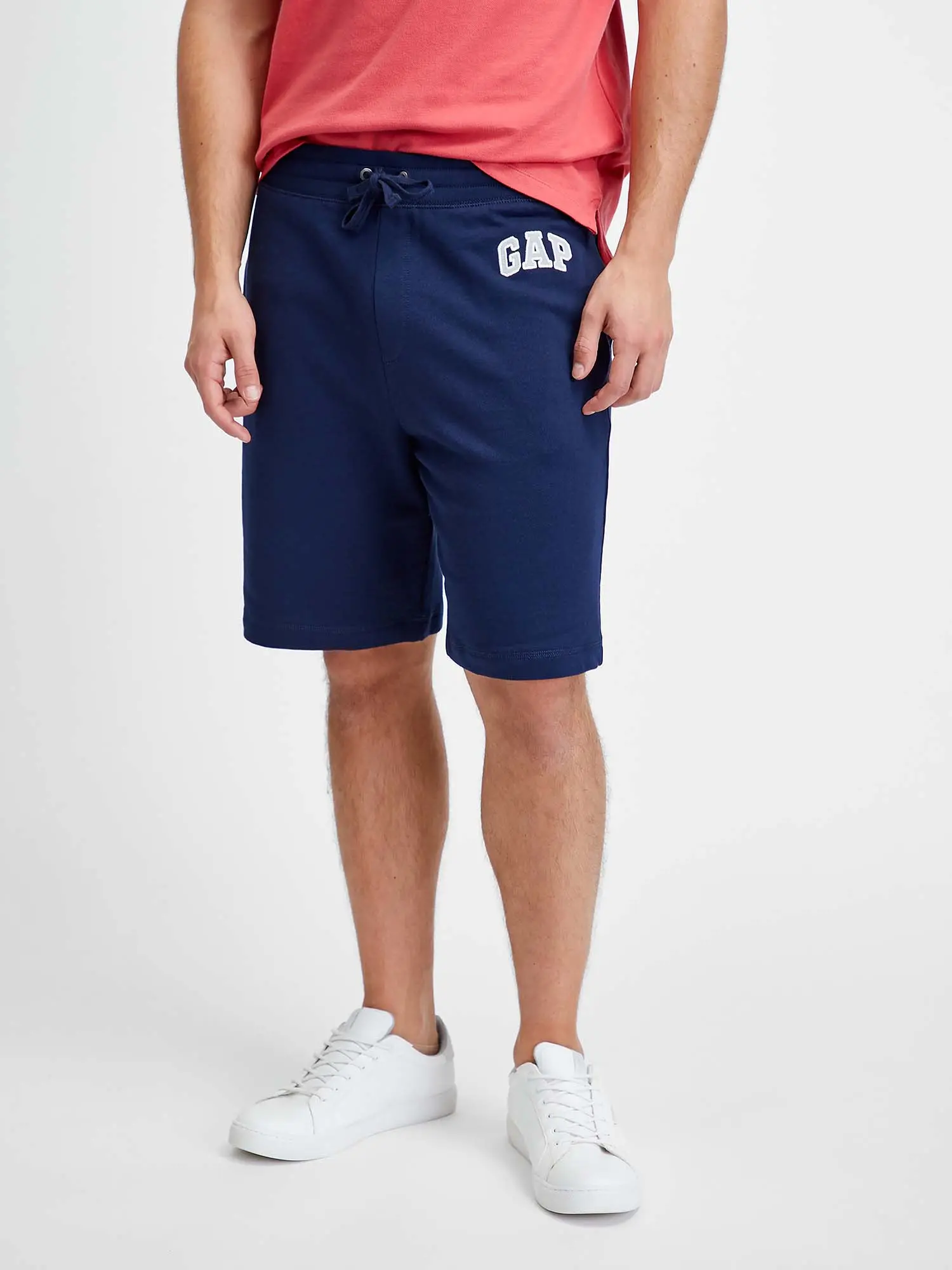 Modré pánské kraťasy GAP Logo mini arch shorts