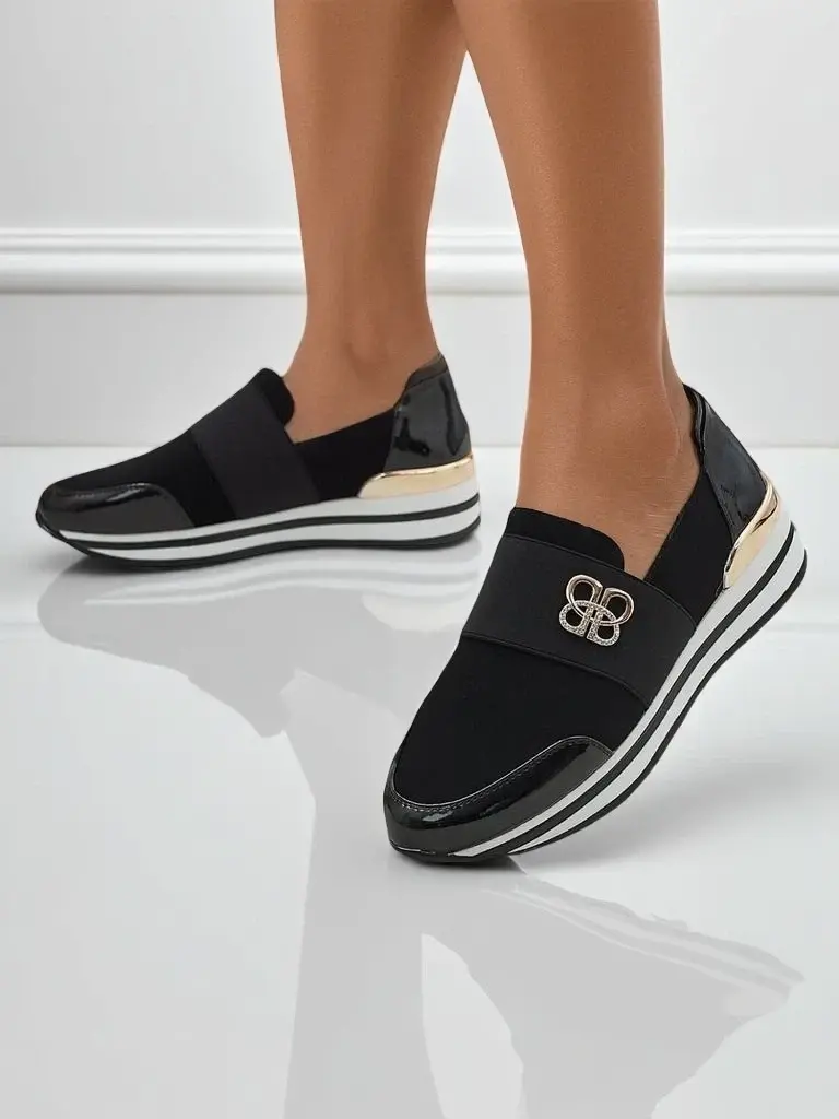 Resti Women's slip-on shoes with Motill decoration