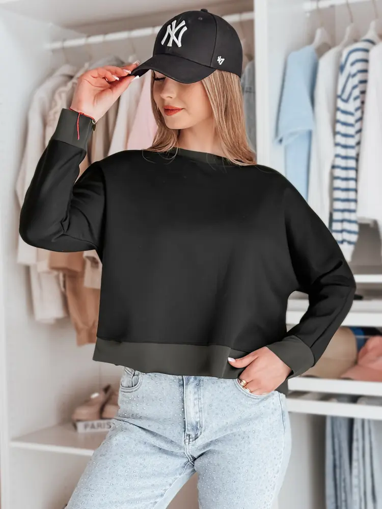 Černá oversize halenka s náhrdelníkem
