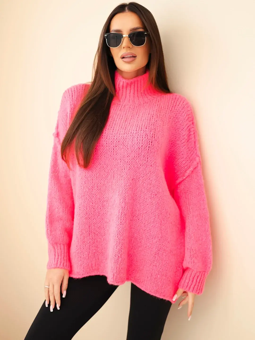 Dámský oversized svetr s rolákem neonově růžový