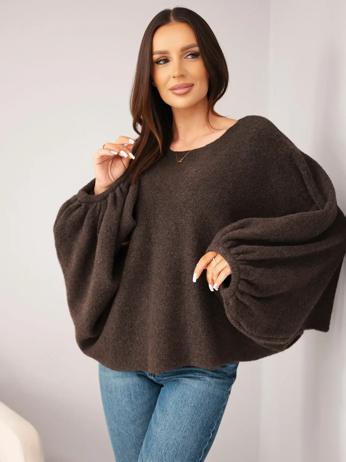 Kesi hnědý oversize svetr s alpakou
