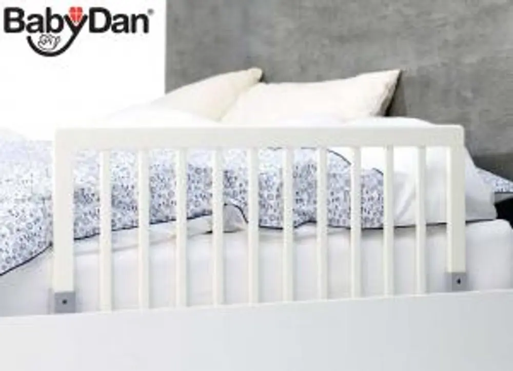 BabyDan Zábrana k posteli dřevěná - bílá