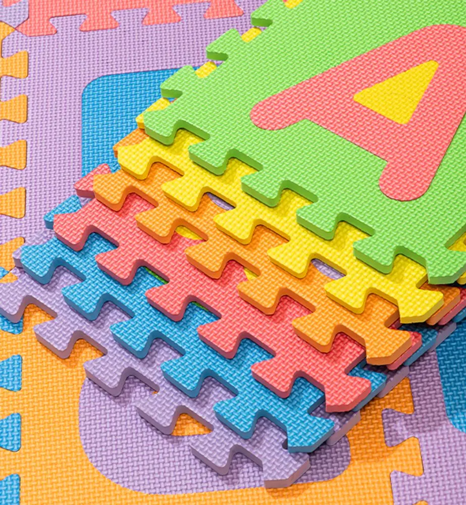 Puzzle podložka Sportago Easy-Lock 30x30x1 cm, 26 ks, písmena