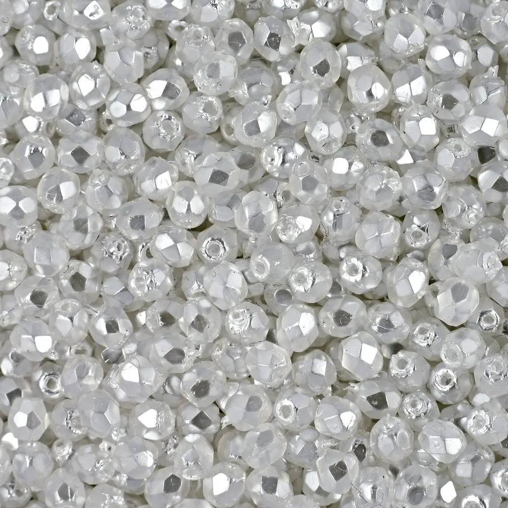 Manumi české broušené korálky 3 mm Coated White Pearl - 300 ks